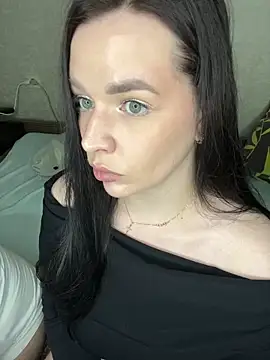 Snapshot of HellMoor chatting on September 10, 2025, 4:29 pm HellMoor online show from September 10, 2025, 4:29 pm