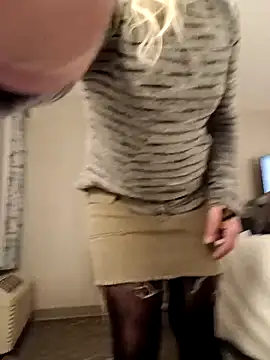 LittleblondeTS online show from November 7, 2025, 11:27 pm