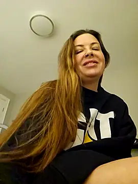 Snapshot of RebeccaXO_ chatting on February 14, 2025, 3:11 am RebeccaXO online show from February 14, 2025, 3:11 am