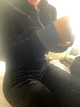 DulceMya6 online show from October 6, 2025, 2:36 pm