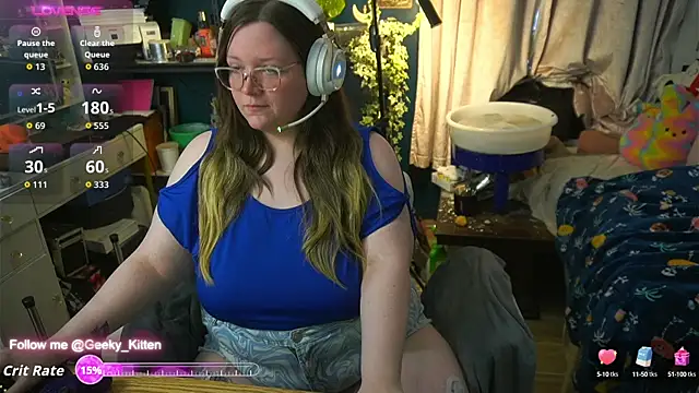 Geeky Kitten online show from September 12, 2025, 1:22 pm