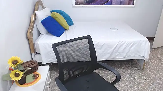 Snapshot of emiliaa_hot chatting on February 7, 2025, 6:45 pm emiliaa hot online show from February 7, 2025, 6:45 pm