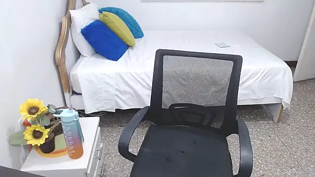 Snapshot of emiliaa_hot chatting on February 8, 2025, 10:19 pm emiliaa hot online show from February 8, 2025, 10:19 pm