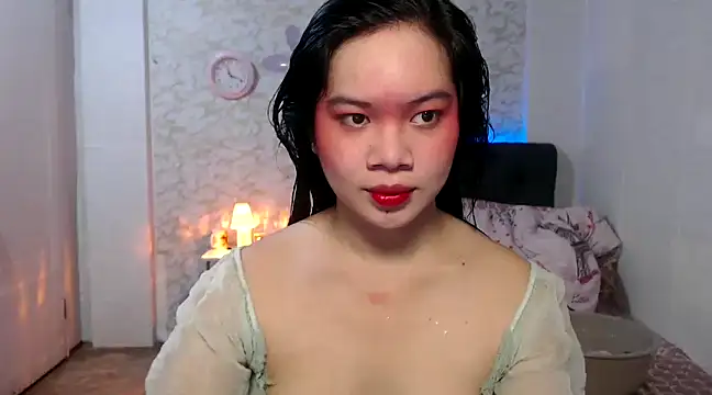 Snapshot of Hebefemme chatting on December 19, 2024, 3:19 pm Hebefemme online show from December 19, 2024, 3:19 pm