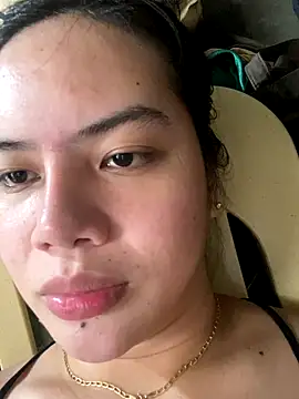 Hebefemme online show from December 16, 2025, 6:07 am