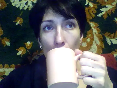 SunnyAmorre online show from October 22, 2025, 10:04 am