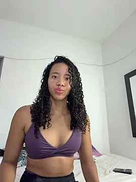 AlessaMaya online show from April 6, 2026, 4:19 pm