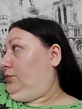 Snapshot of Rini333 chatting on October 13, 2025, 5:29 am Rini333 online show from October 13, 2025, 5:29 am