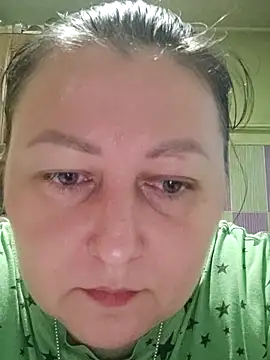 Snapshot of Rini333 chatting on October 24, 2025, 2:35 pm Rini333 online show from October 24, 2025, 2:35 pm