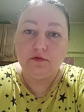 Snapshot of Rini333 chatting on November 9, 2025, 5:06 am Rini333 online show from November 9, 2025, 5:06 am