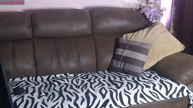 Snapshot of NaughtyHornyJenny chatting on January 20, 2025, 11:02 am NaughtyHornyJenny online show from January 20, 2025, 11:02 am