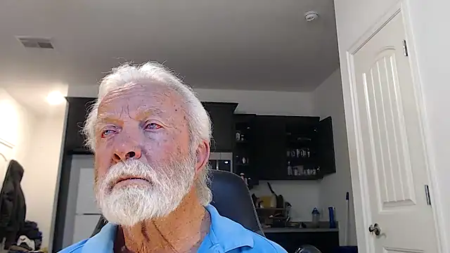 Snapshot of rockpoint69 chatting on December 18, 2024, 5:48 am rockpoint69 online show from December 18, 2024, 5:48 am