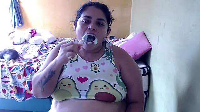 yulieth bbw online show from November 2, 2025, 6:32 pm