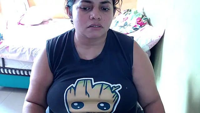 yulieth bbw online show from December 17, 2025, 4:57 pm