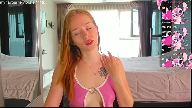 Hot Mia  online show from September 25, 2025, 4:27 am