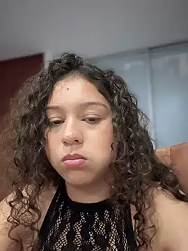 Snapshot of Shara_dreams chatting on February 9, 2025, 3:53 am Shara dreams online show from February 9, 2025, 3:53 am