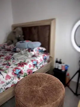 Snapshot of Shara_dreams chatting on October 26, 2025, 11:42 pm Shara dreams online show from October 26, 2025, 11:42 pm