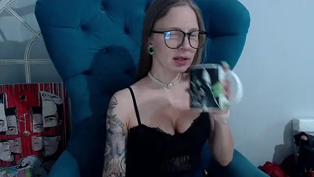 Snapshot of alexandra_zaryanova chatting on March 21, 2025, 4:29 pm alexandra zaryanova online show from March 21, 2025, 4:29 pm