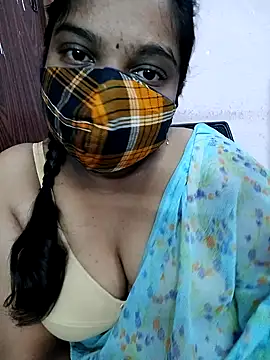 Snapshot of lovely-latha chatting on January 8, 2025, 4:12 am lovely-latha online show from January 8, 2025, 4:12 am