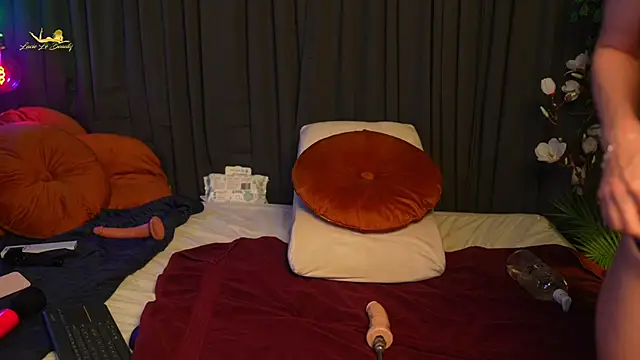 lacie le beauty online show from December 4, 2025, 4:59 pm