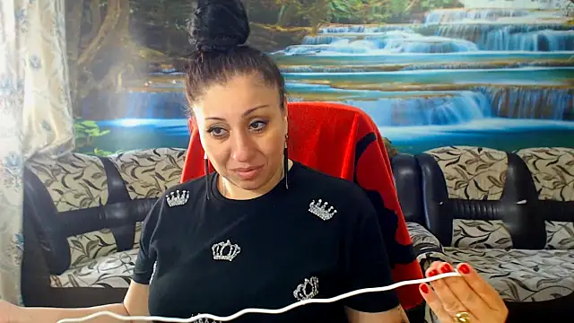 MoistMady online show from April 15, 2026, 12:12 pm