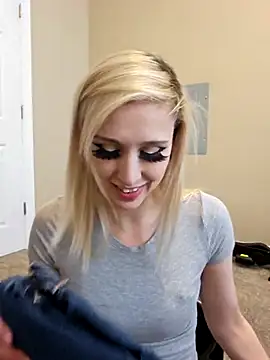 AmethystFoxx online show from February 2, 2026, 9:35 pm