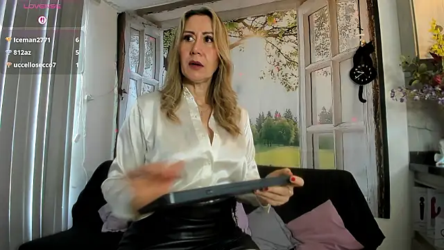 ashleymilf 1 online show from March 18, 2026, 2:42 pm