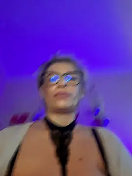 BellaBellaHot online show from December 1, 2025, 9:25 am