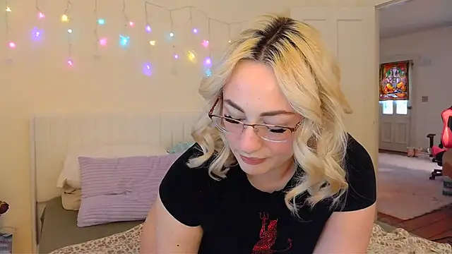 ashleyblaydex online show from February 17, 2026, 8:59 pm