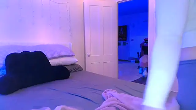 ashleyblaydex online show from February 19, 2026, 10:50 pm