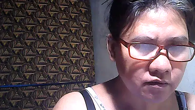 sweetsosie18 online show from April 5, 2026, 5:48 am