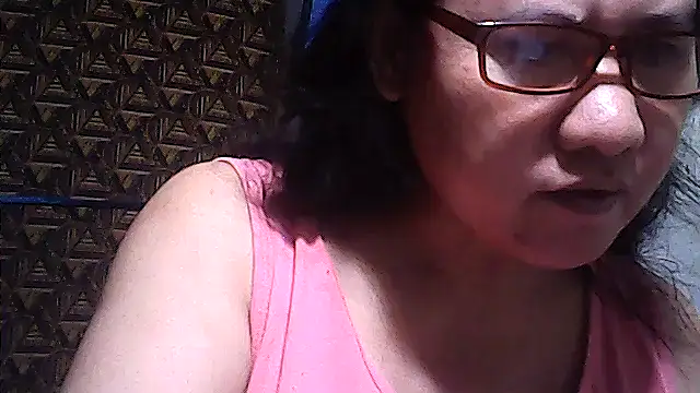 sweetsosie18 online show from April 13, 2026, 11:59 am