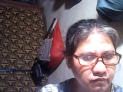 sweetsosie18 online show from June 3, 2026, 1:14 pm