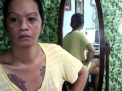 Snapshot of yummy_21xxx chatting on November 13, 2025, 12:31 am yummy 21xxx online show from November 13, 2025, 12:31 am