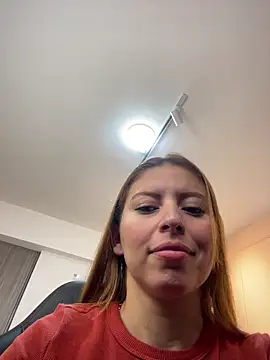 Snapshot of ROSE__15 chatting on November 8, 2025, 11:21 am ROSE 15 online show from November 8, 2025, 11:21 am