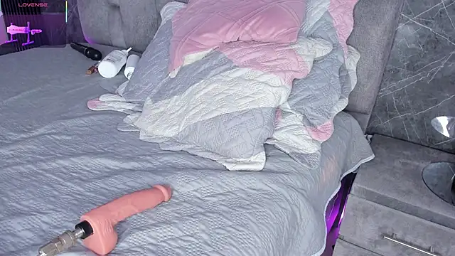 Snapshot of emily_fox1 chatting on October 4, 2025, 12:03 pm emily fox1 online show from October 4, 2025, 12:03 pm