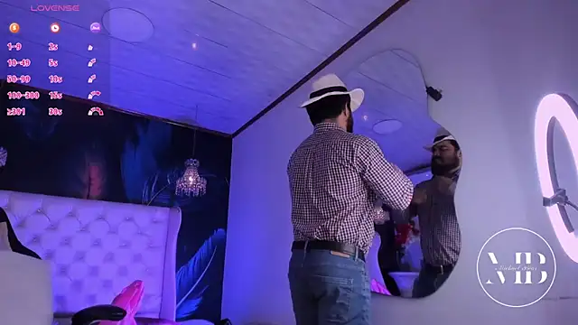 Snapshot of MichaelBear_ chatting on February 14, 2026, 1:41 pm MichaelBear online show from February 14, 2026, 1:41 pm