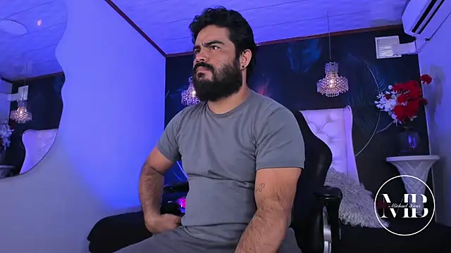 Snapshot of MichaelBear_ chatting on February 20, 2026, 1:44 pm MichaelBear online show from February 20, 2026, 1:44 pm