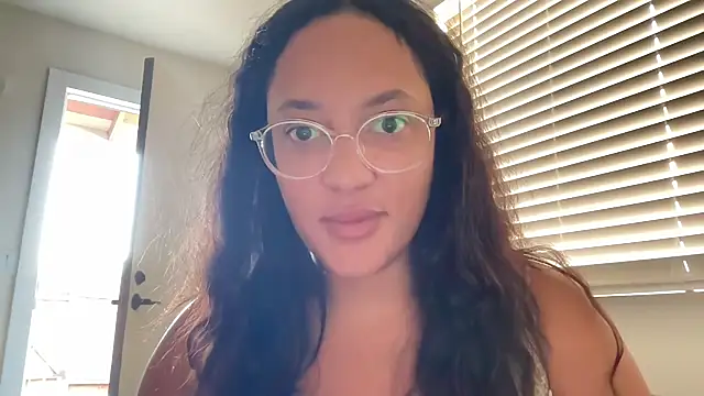 dreamyriri online show from July 19, 2026, 3:27 pm
