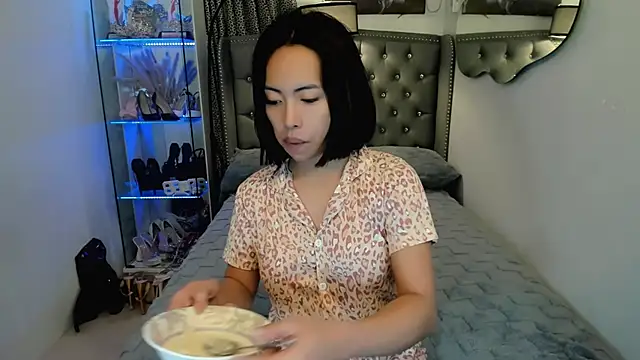 reighnempress online show from December 18, 2025, 2:50 am