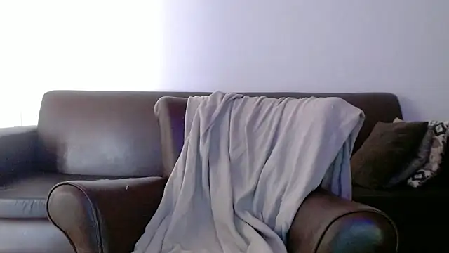 Linda1975 online show from February 25, 2026, 1:54 pm