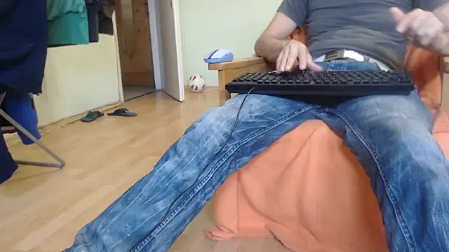 Snapshot of VASKOS178 chatting on December 1, 2025, 11:04 am VASKOS178 online show from December 1, 2025, 11:04 am