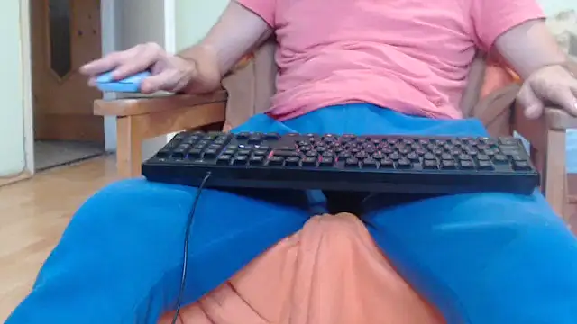 Snapshot of VASKOS178 chatting on December 19, 2025, 11:28 am VASKOS178 online show from December 19, 2025, 11:28 am