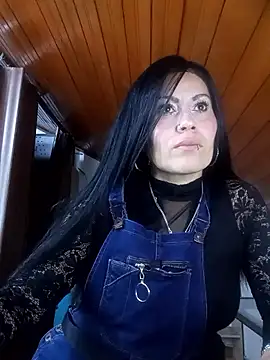 Tania mature online show from April 15, 2026, 5:20 pm