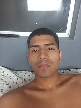 riquer09 online show from August 7, 2026, 4:03 am