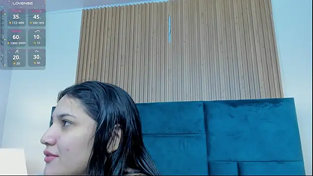 Snapshot of Kareena_chopra chatting on June 19, 2026, 12:31 pm Kareena chopra online show from June 19, 2026, 12:31 pm