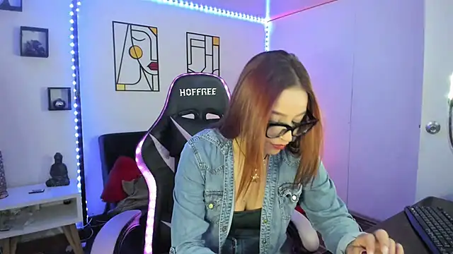 Snapshot of kay_marie chatting on January 12, 2025, 9:29 pm kay marie online show from January 12, 2025, 9:29 pm