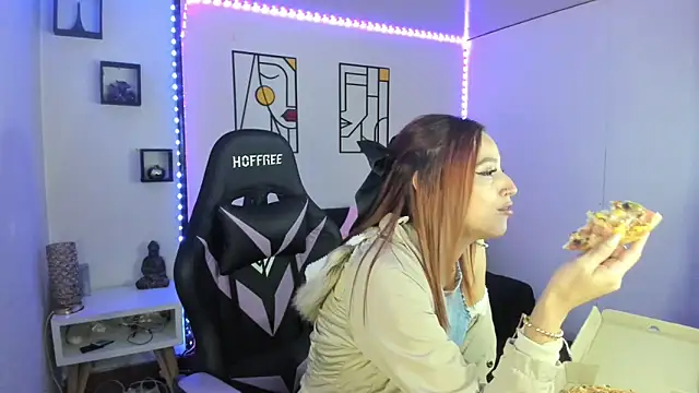 Snapshot of kay_marie chatting on February 1, 2025, 12:51 am kay marie online show from February 1, 2025, 12:51 am