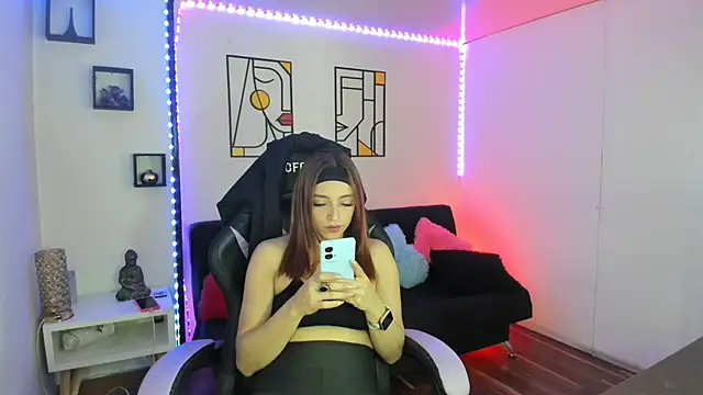 Snapshot of kay_marie chatting on February 7, 2025, 6:45 pm kay marie online show from February 7, 2025, 6:45 pm