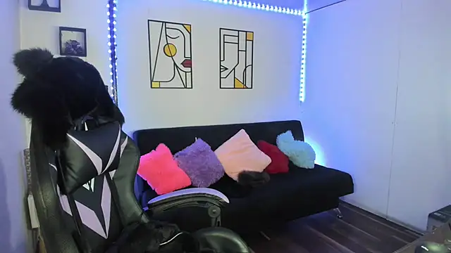 Snapshot of kay_marie chatting on March 19, 2025, 8:22 pm kay marie online show from March 19, 2025, 8:22 pm